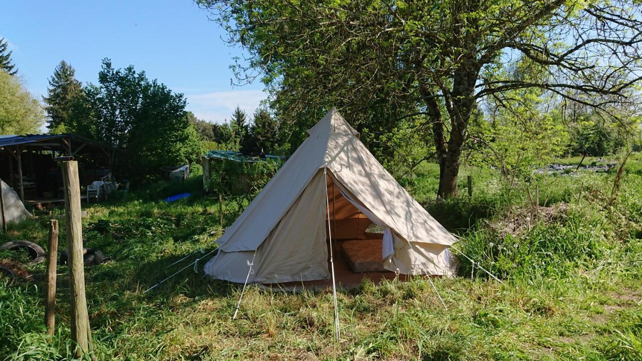 Tente En Permaculture Pirate Creysse  外观 照片